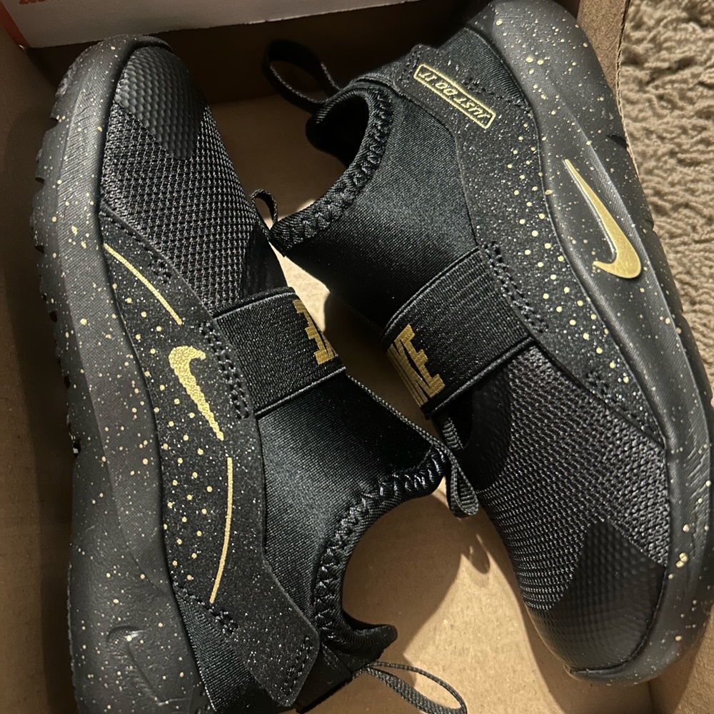 Nike Kids Black and Gold Speckled Sneakers